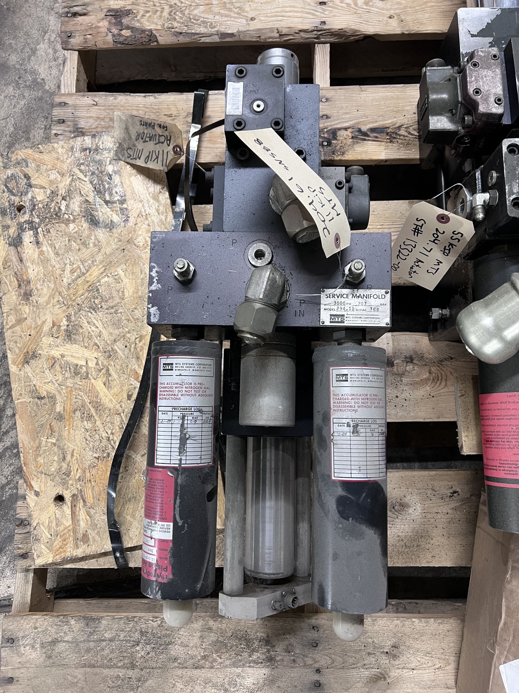 MTS hydraulic actuator