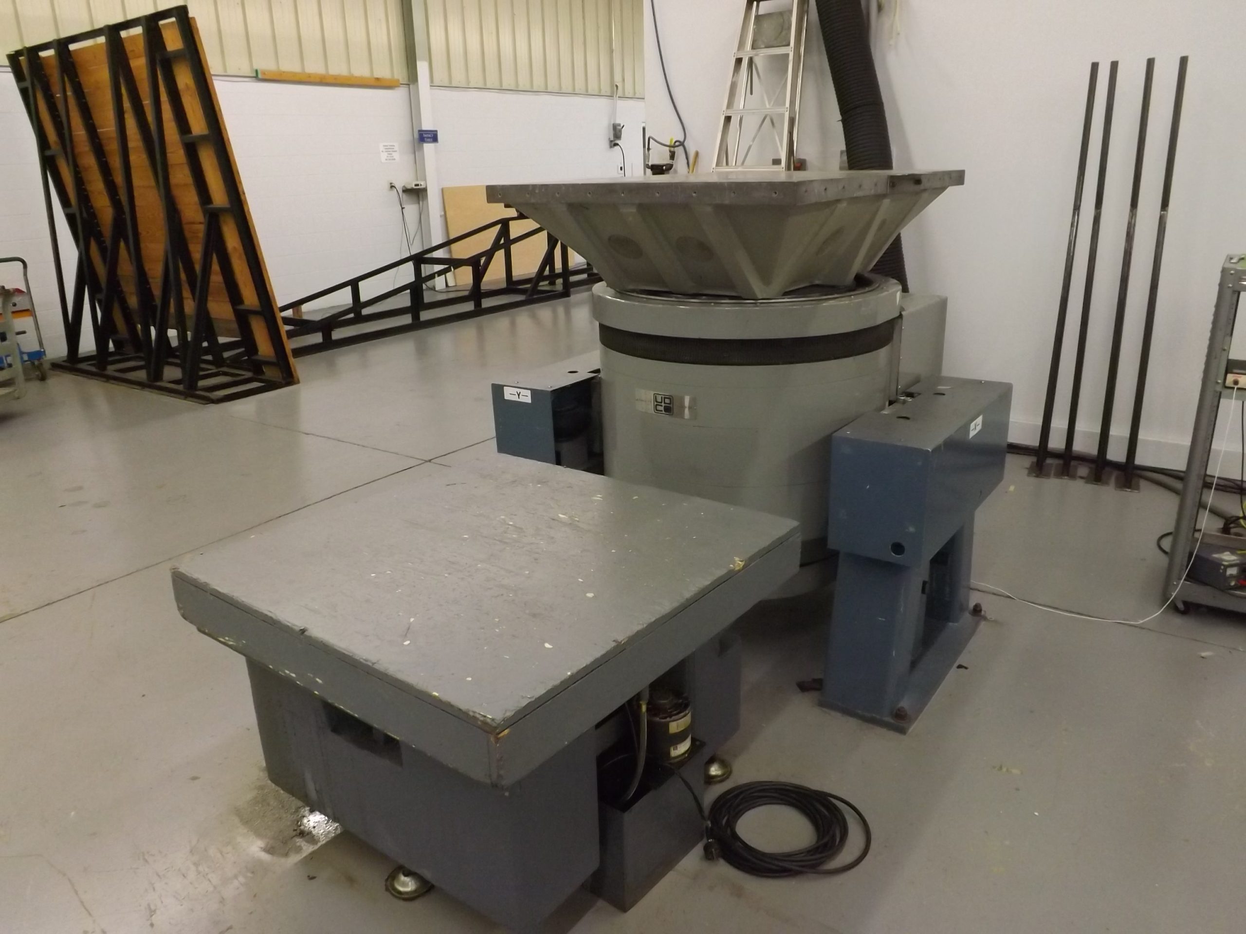 Unholtz Dickie Model R24 Vibration System
