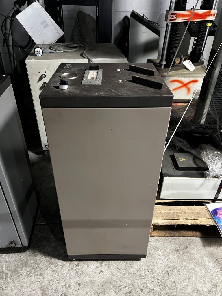 MTS Model 685.10 10,000 PSI Grip Control Unit