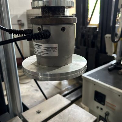 Instron Model 8821